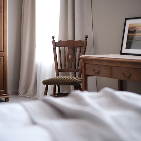 Hotel Pernigele Yelgavkrasty Ngoại thất bức ảnh