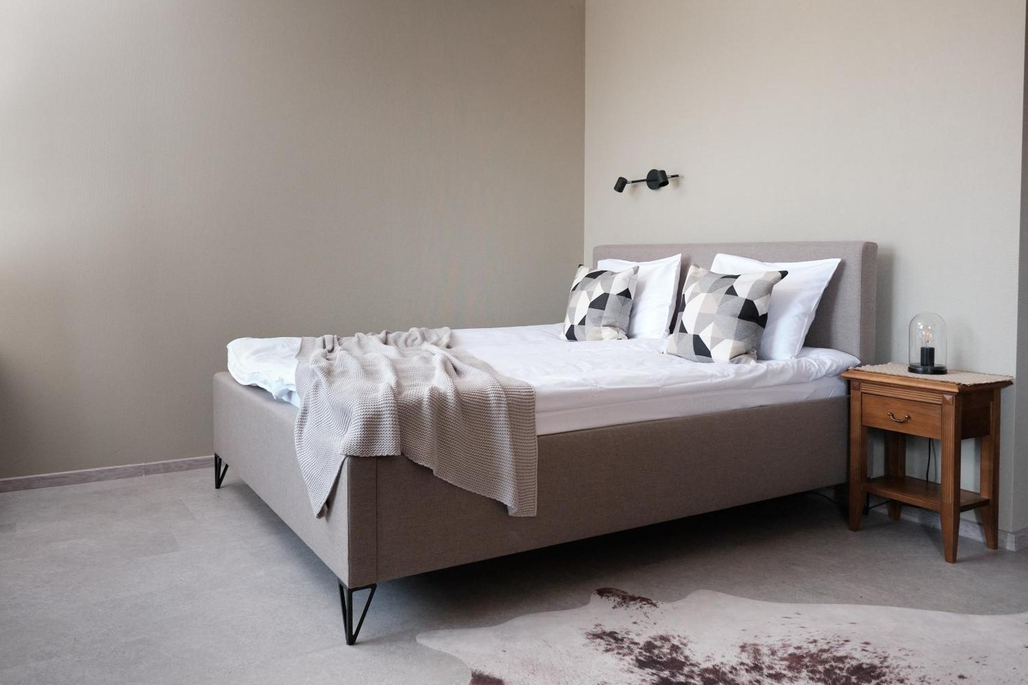 Hotel Pernigele Yelgavkrasty Ngoại thất bức ảnh