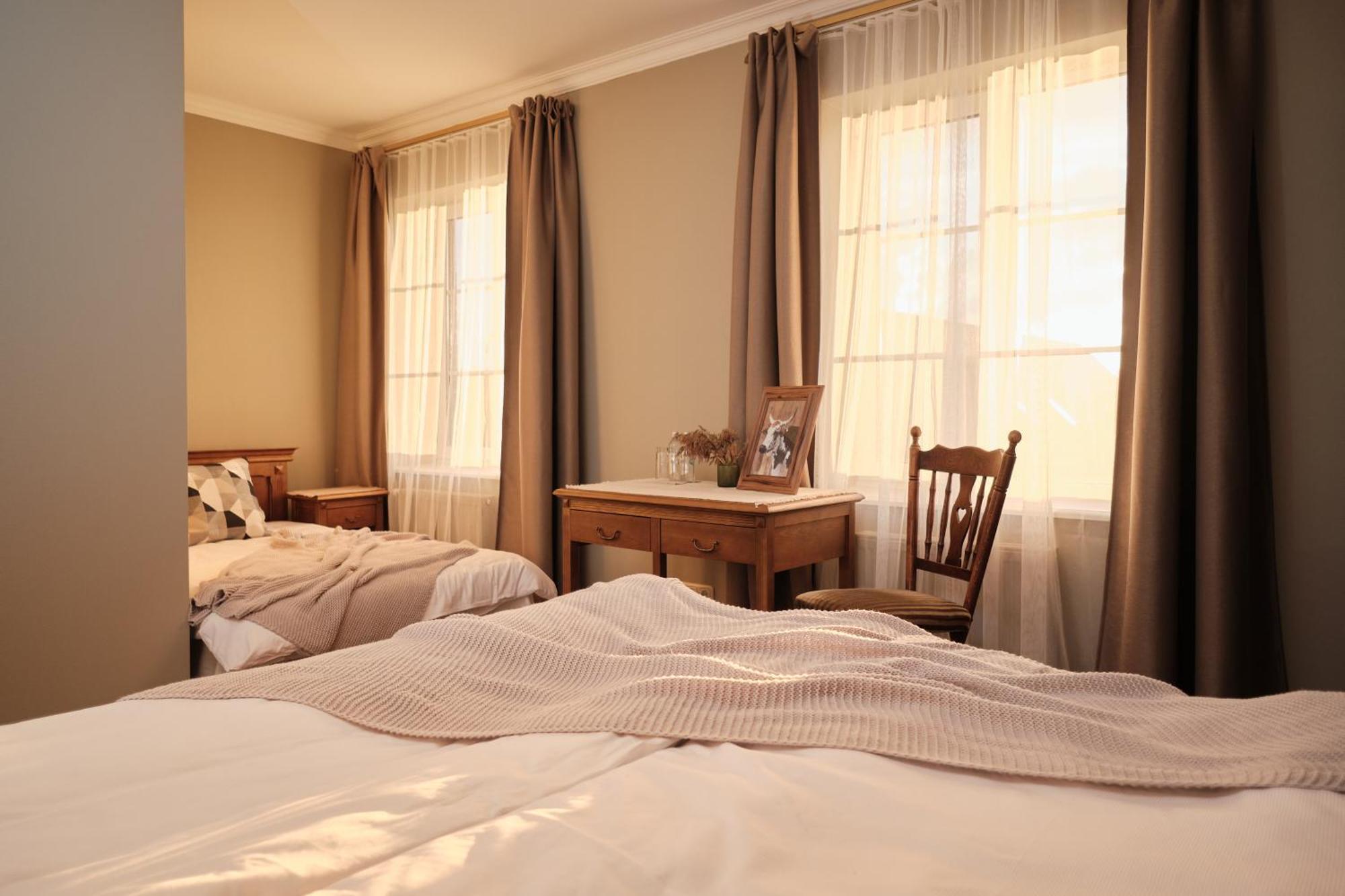 Hotel Pernigele Yelgavkrasty Ngoại thất bức ảnh