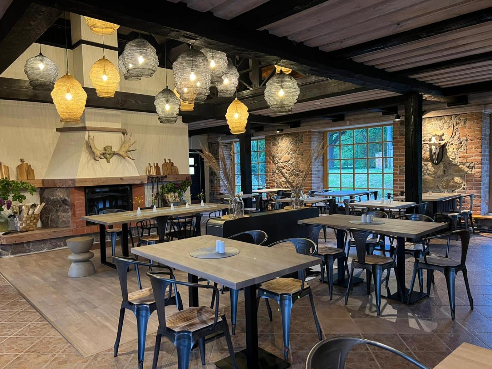 Hotel Pernigele Yelgavkrasty Ngoại thất bức ảnh